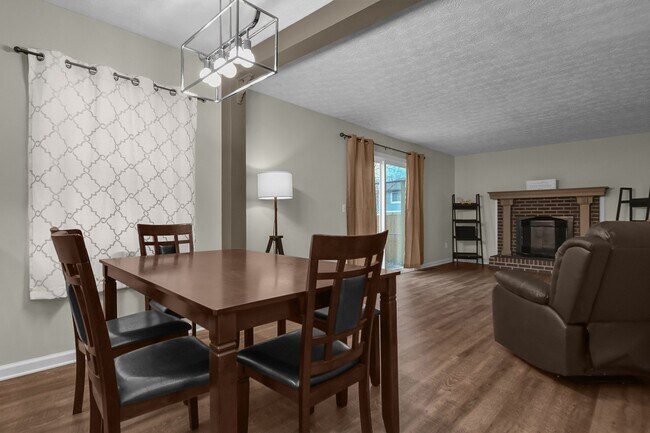 Building Photo - 6590 Bennell Dr