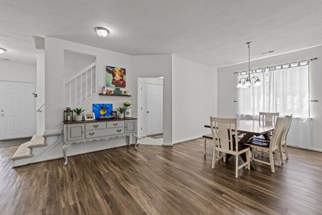 Building Photo - 522 Pecan Ct