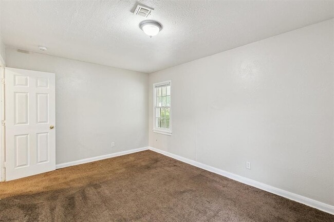 Building Photo - 306 W Mimosa Dr
