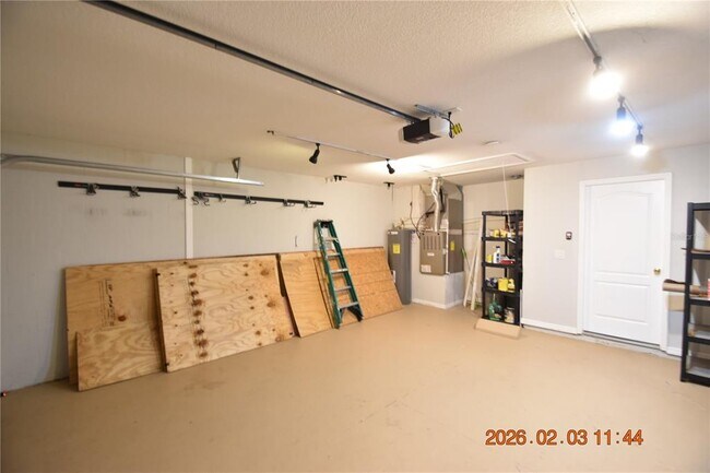 Building Photo - 1922 Sean Wood Cir