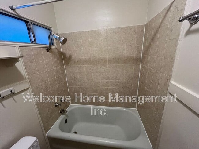 Building Photo - 1940 California St