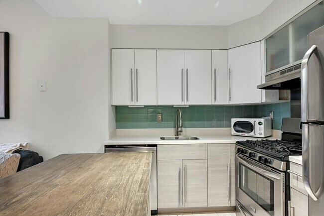 Building Photo - 120 Sherman Ave