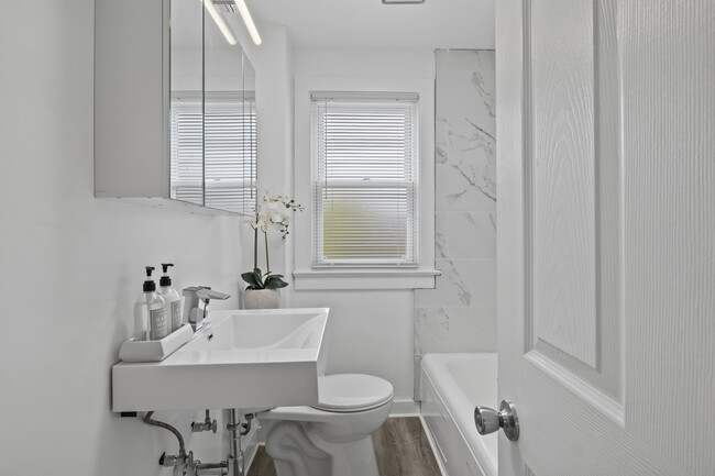 Building Photo - 3614 Linneman St