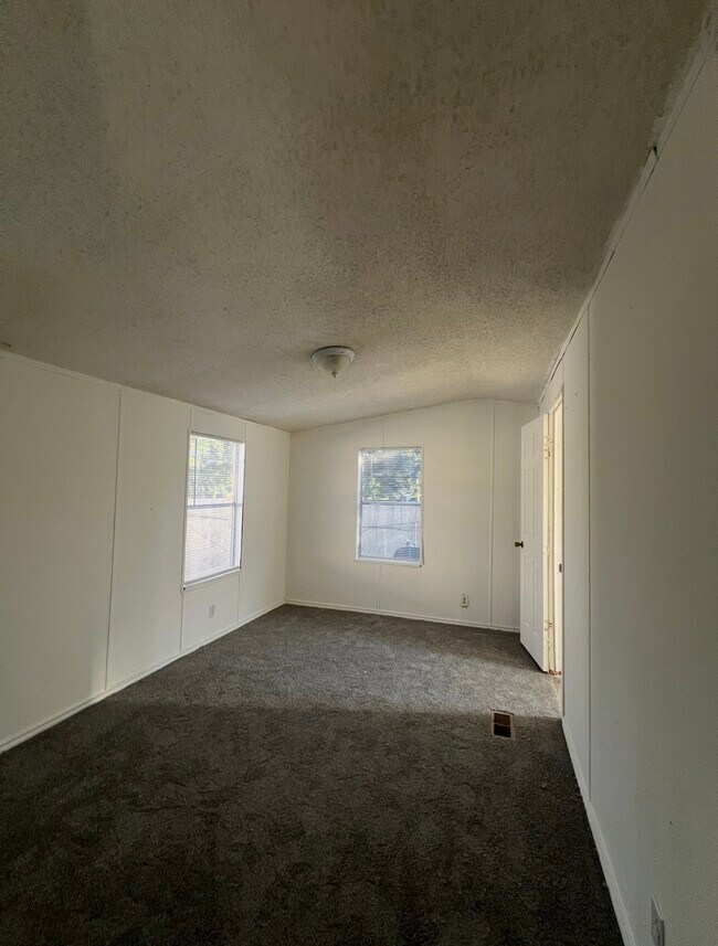 Building Photo - 1511 Jones St