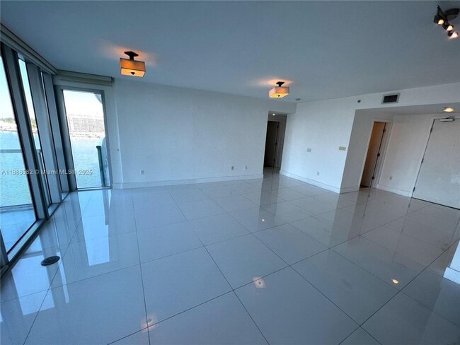 Building Photo - 6700 Indian Creek Dr