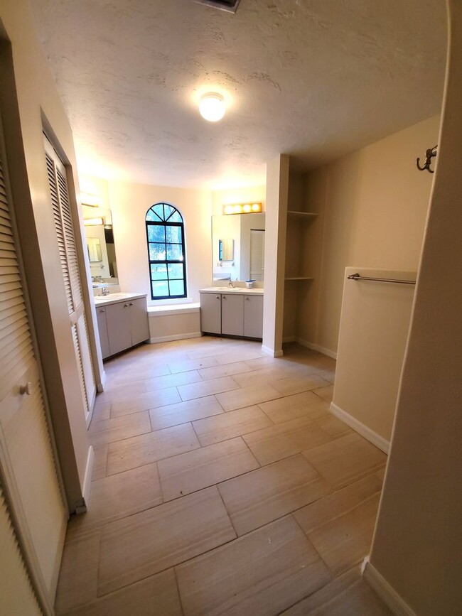 Building Photo - Nokomis, FL 3BR/2BA/2CG SFH in Laurel Pines