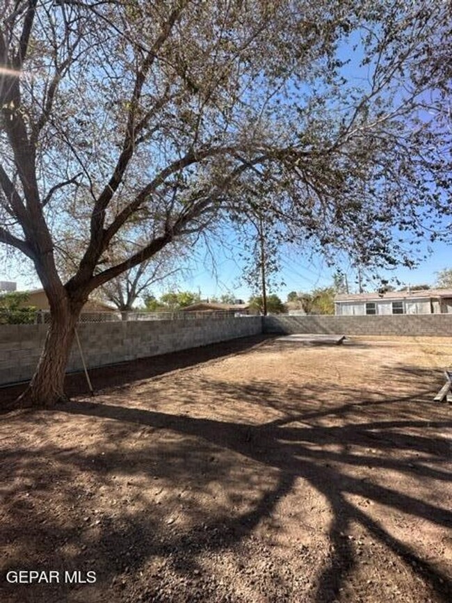 Building Photo - HOME FOR RENT IN SOCORRO