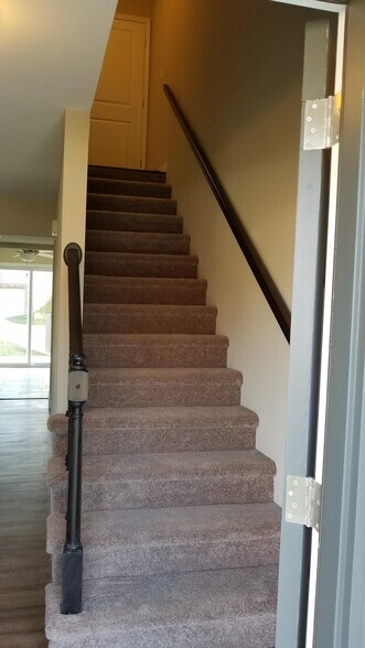 Building Photo - 1338 Village Circle Dr
