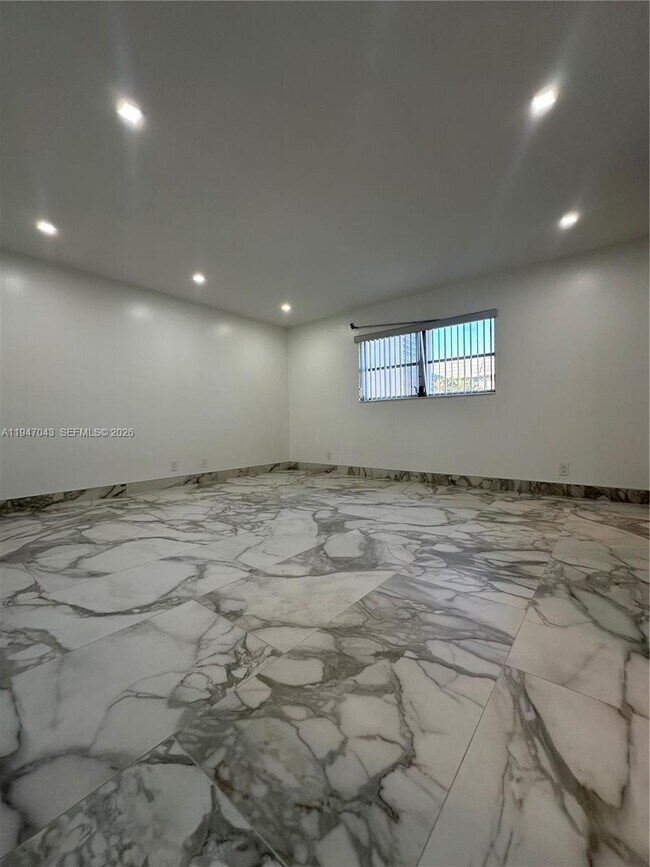 Building Photo - 4100 N 58th Ave