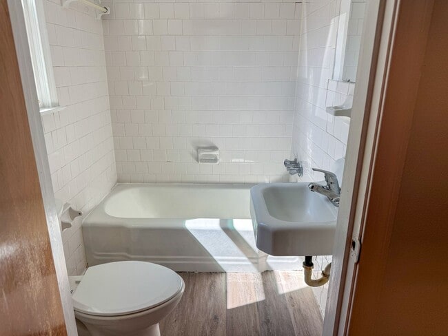 Building Photo - 2004 W Broadway