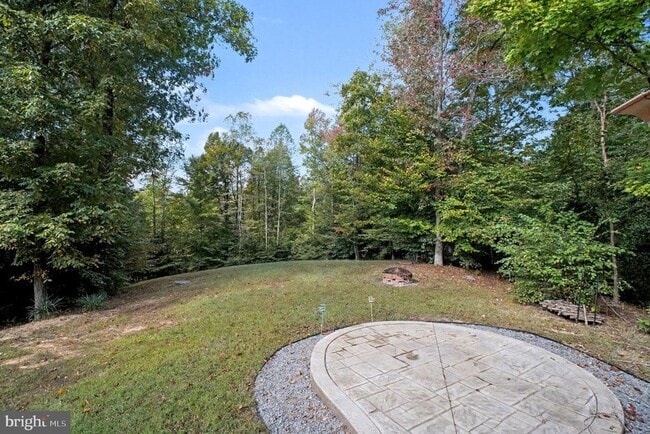 Building Photo - 8052 Buckthorne Run