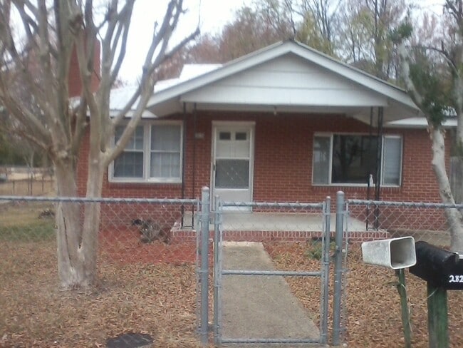Building Photo - 2826 Norwood Ave