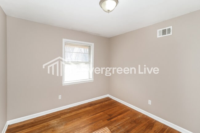 Building Photo - 1404 Old Hickory Rd