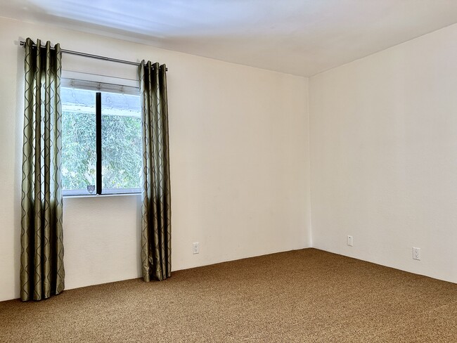 Building Photo - 5125 E Waverly Dr