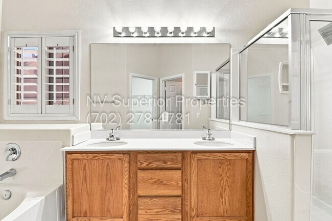 Building Photo - SE!! Stallion Mountain!! Gated!!! Single Story Home!! No Carpets!!! Covered patio!! Water Conditi...