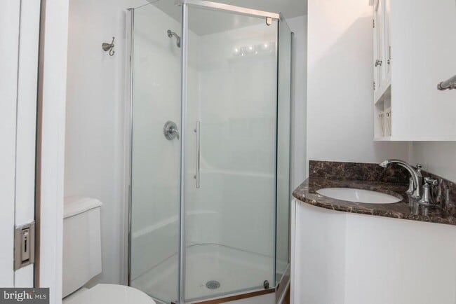 Building Photo - 108 Railroad Ave