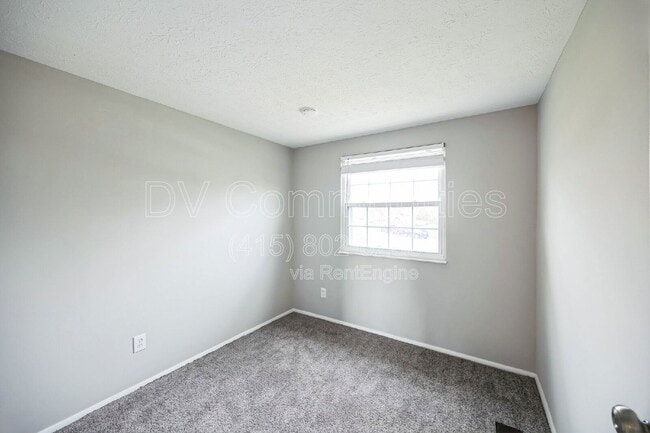 Building Photo - 12174 Glencrest Ct