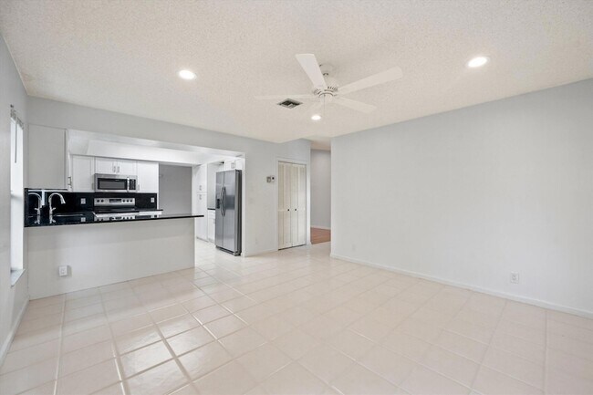 Building Photo - 13511 Jonquil Pl
