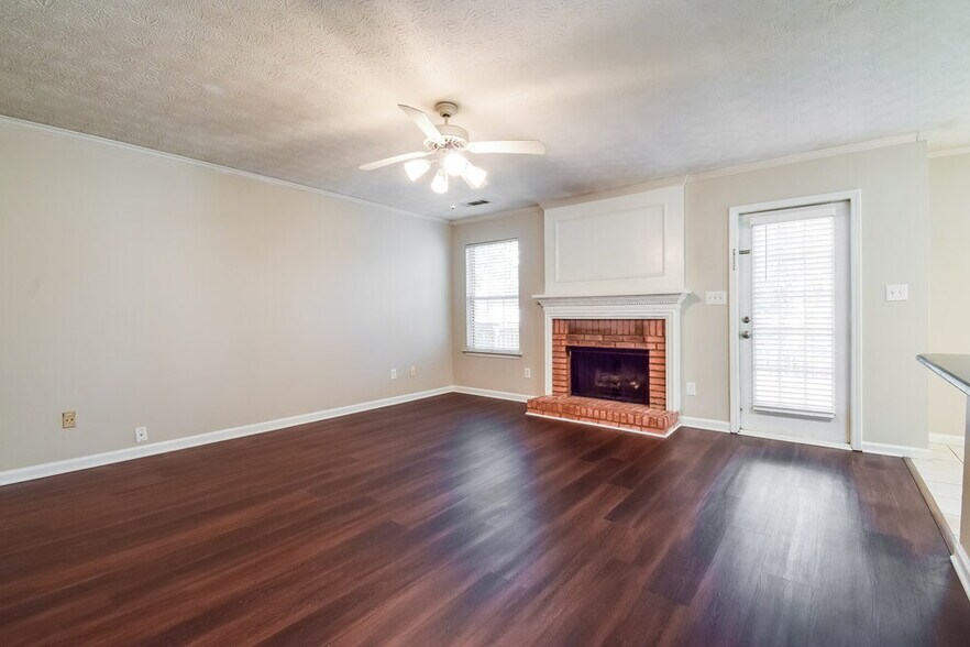Building Photo - 1068 Litchfield Way SW
