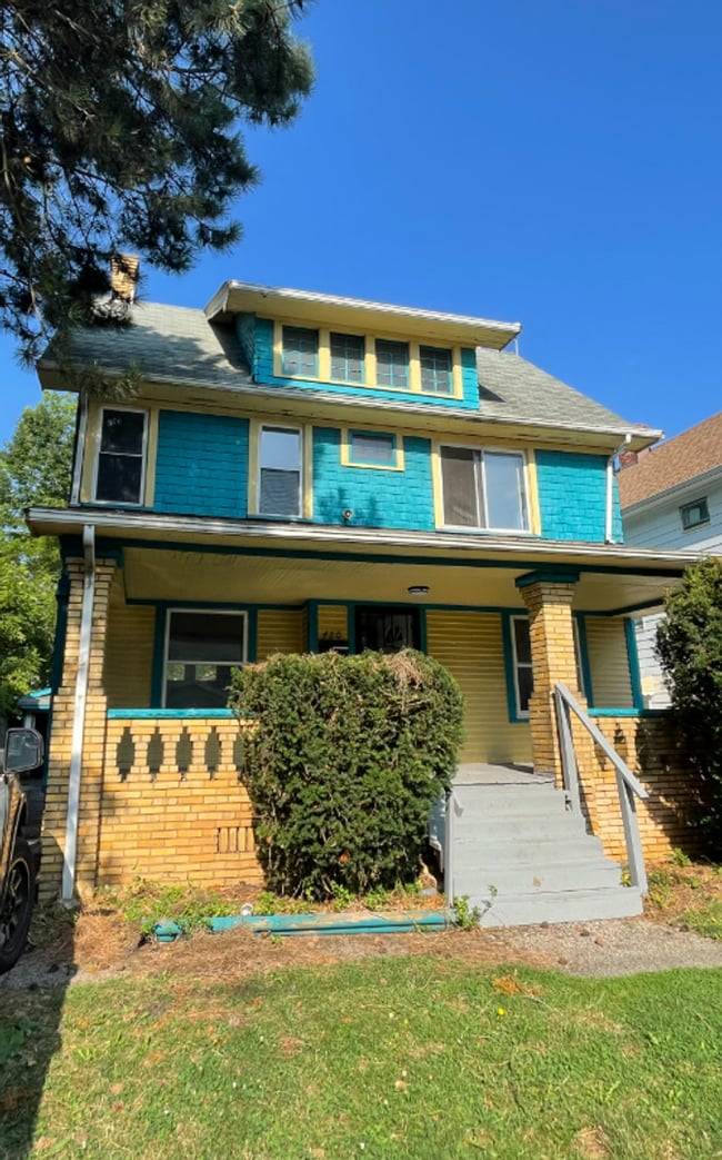 Primary Photo - SECTION 8 and EDEN ACCEPTED!! Newly Renovated 4BR Home with Tons of Space!