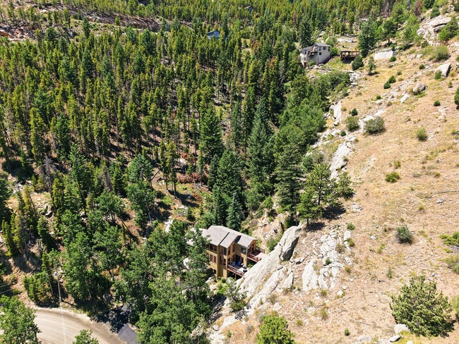 Building Photo - 551 Aspen Dr