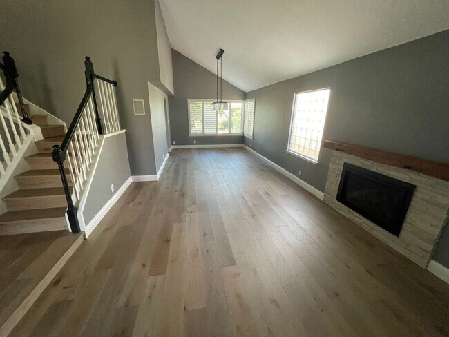 Building Photo - $6,950 - Canyon Lakes Luxury 4BR – Designer Upgrades, Wine Bar & Best Views in San Ramon