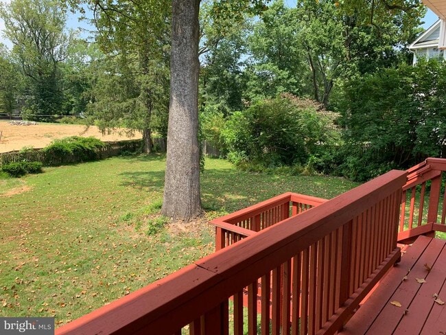 Building Photo - 1334 Mayflower Dr