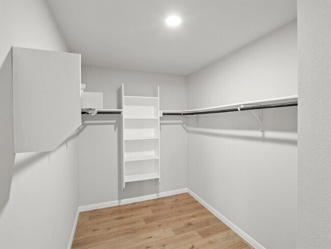 Building Photo - 303 Camellia Dr