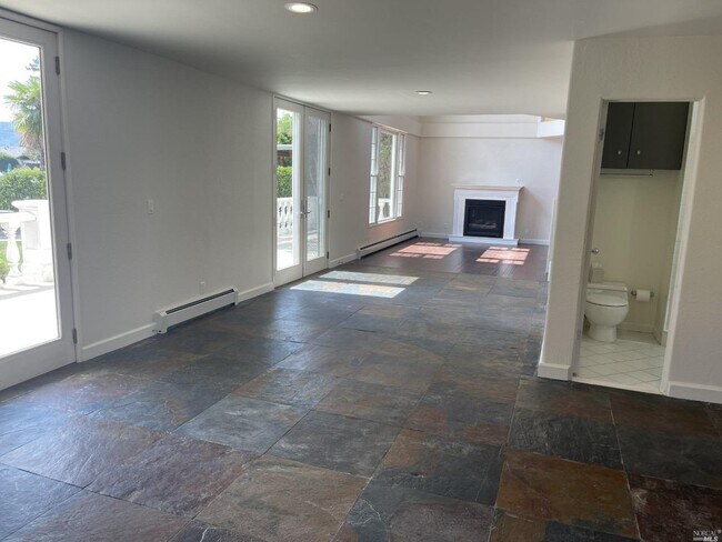 Building Photo - 124 Montego Key