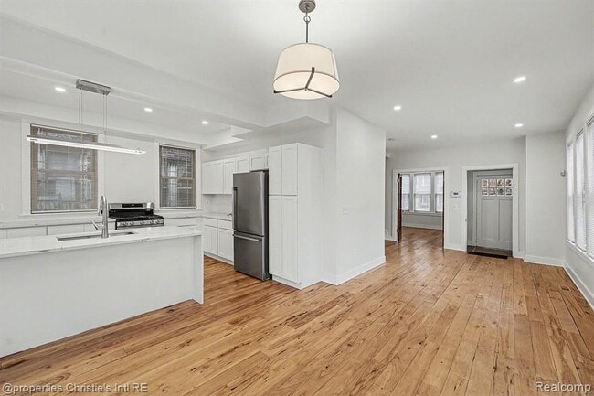 Building Photo - 1463 Baldwin St