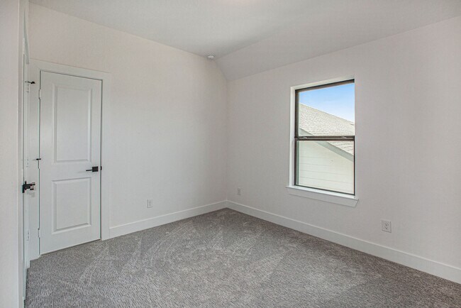 Building Photo - 15018 Bonham Shore Dr