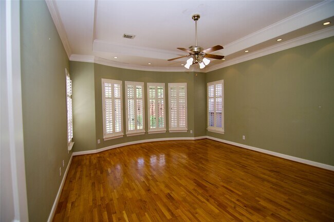 Building Photo - 3015 Bonnebridge Way Blvd