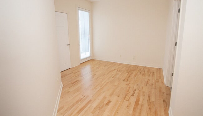 Building Photo - 242 E Water St