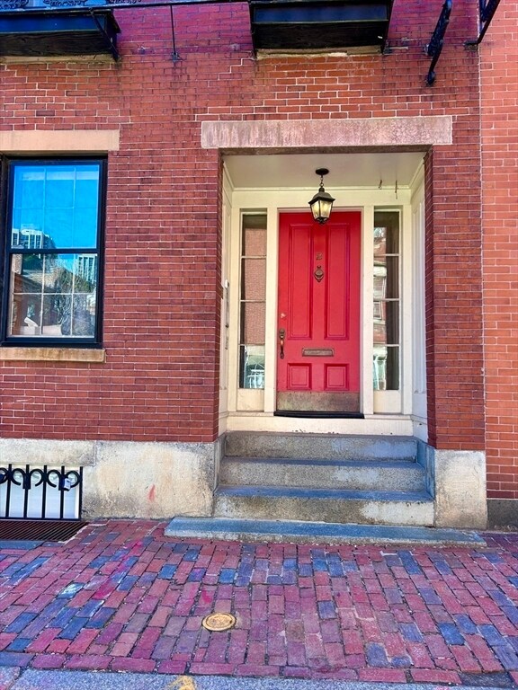 Building Photo - 2 Phillips St