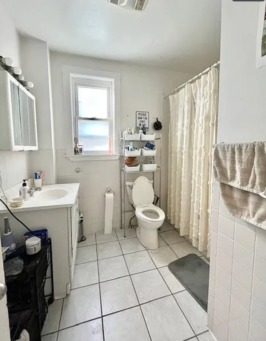 Building Photo - 79 Wensley St