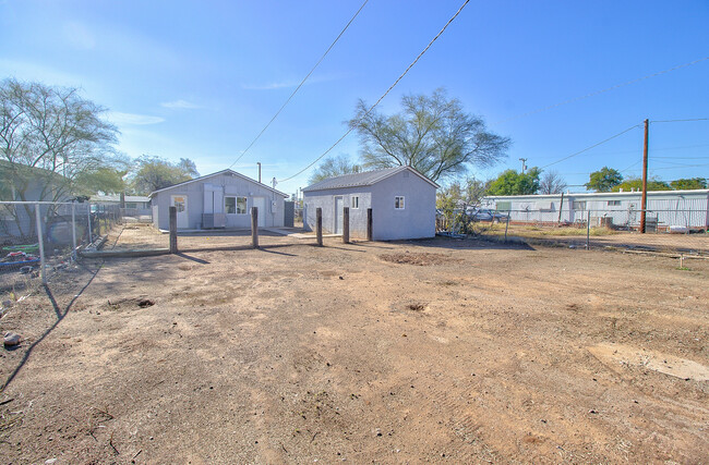 REAR OF YARD - 438 W Bealey Ave