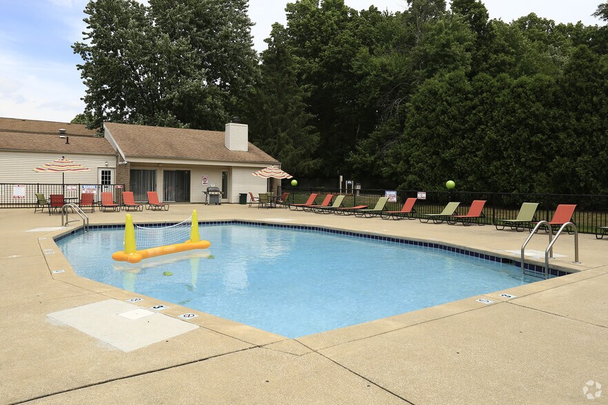 Ravenswood Apartments and Townhomes 3674 Kent Rd Stow OH 44224