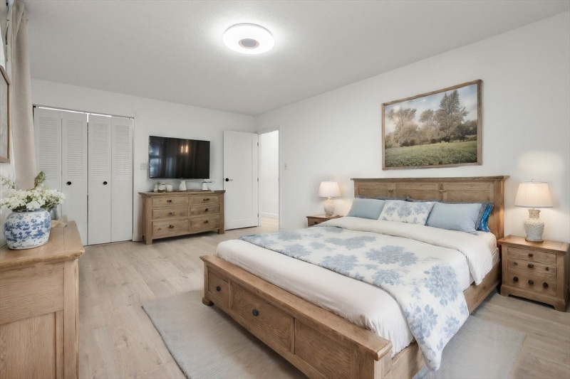 Building Photo - 11 Crescent Dr