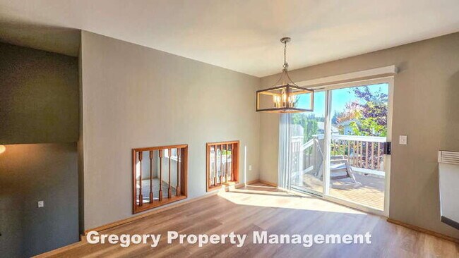 Building Photo - 7 60th Pl SE