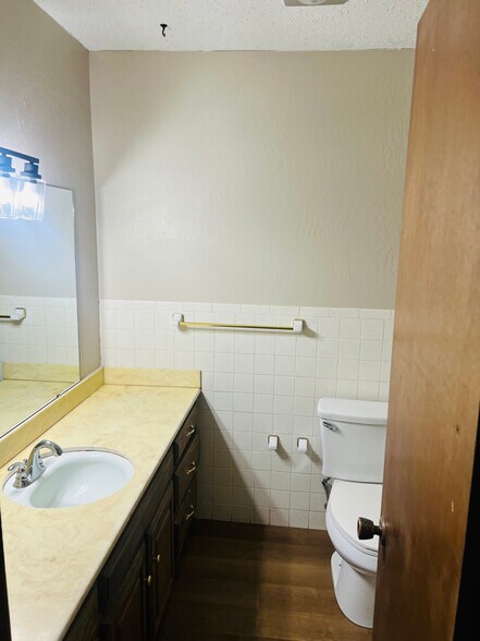 Building Photo - 3320 Arlington Dr