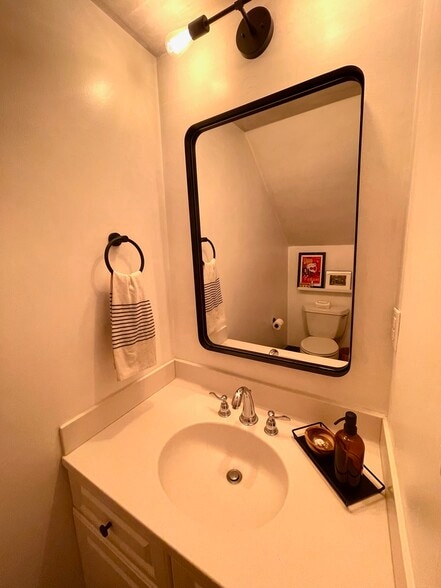 Half bath (1st floor) - 38 Lourdes Ave