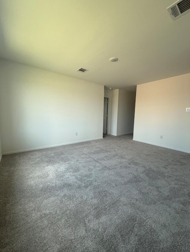 Building Photo - 3061 Fantasy Ter Dr
