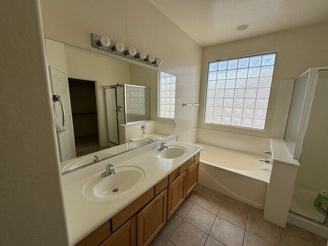 Building Photo - Estrella Mountain Ranch Overlook 3br