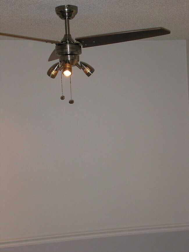 Building Photo - 500 Wimbledon Ct
