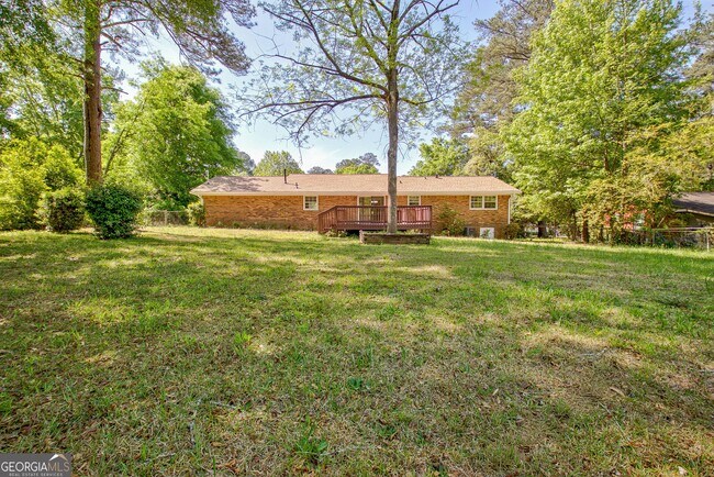 Building Photo - 335 Kelly Dr
