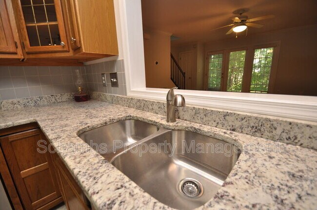 Building Photo - 240 Beechtree Dr