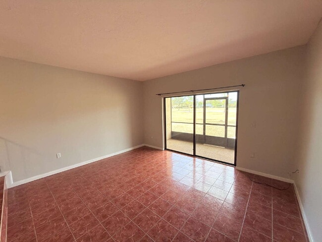 Building Photo - Moving Ready! 2 bedroom and 2 1/2 Bathroom