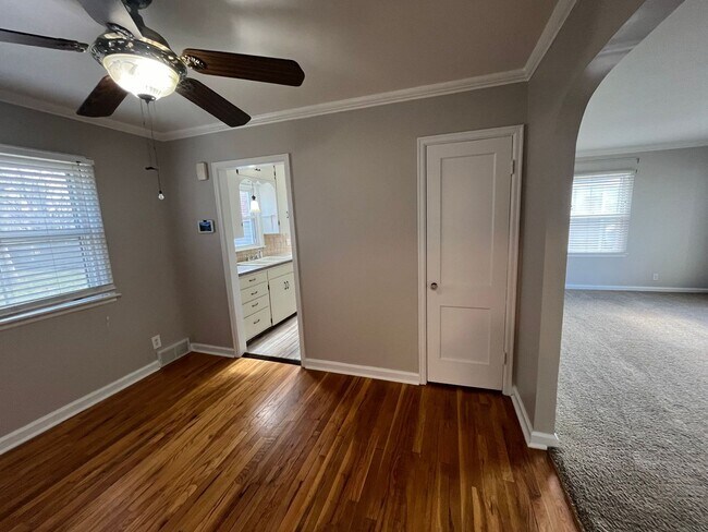 Building Photo - 3 Bedroom / 2 Bath Home! | Omaha, Ne
