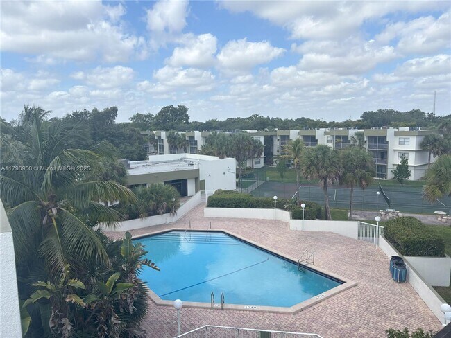Building Photo - 4235 N University Dr