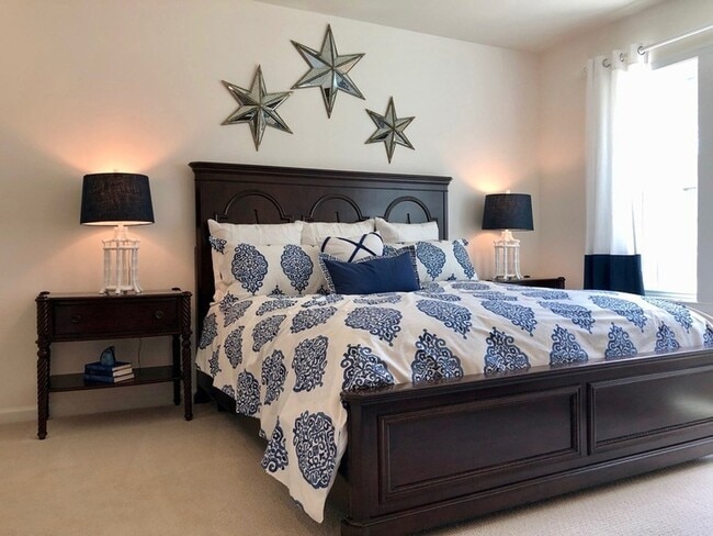 Building Photo - 130 University Ave